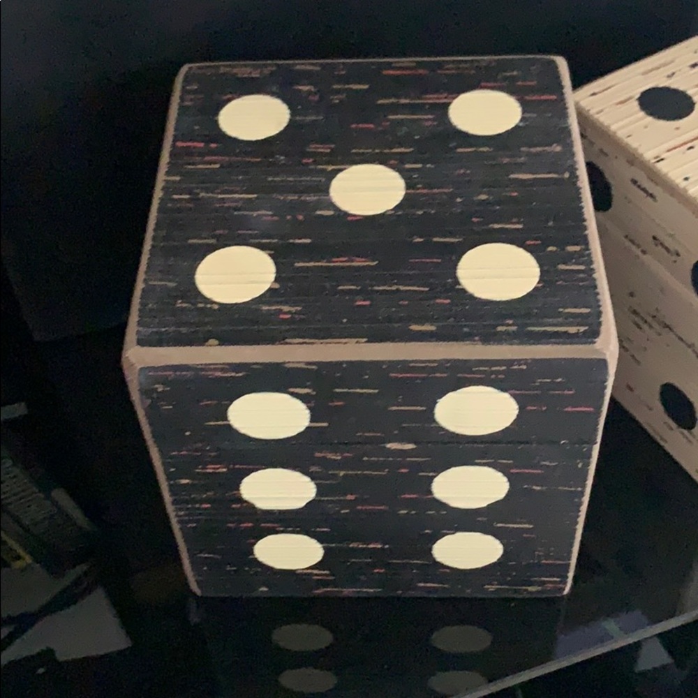 Dice Box Set - Picture 2 of 6